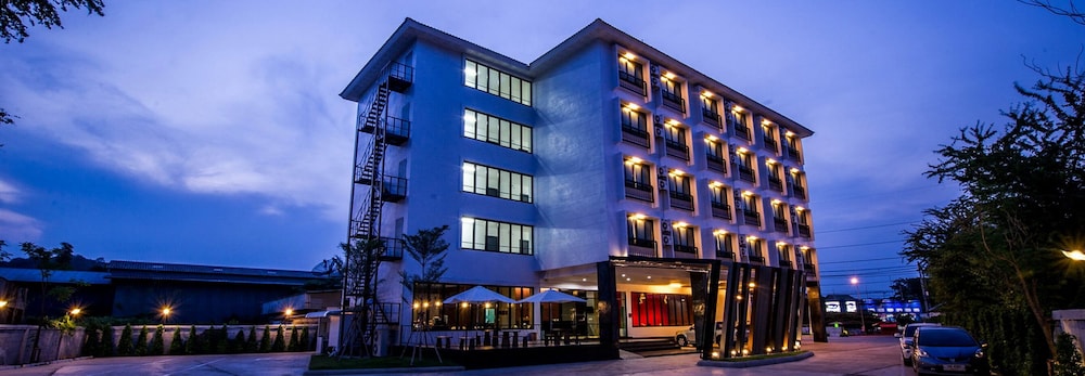 Tamsabai Hotel 8/77