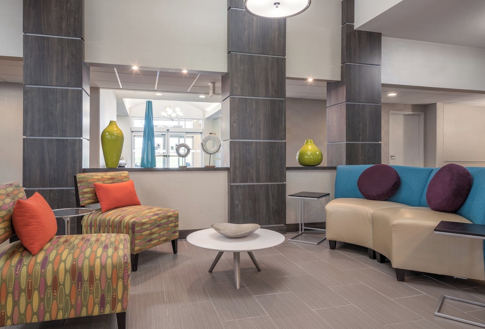 Holiday Inn Express Hotel Suites Ames 39/58