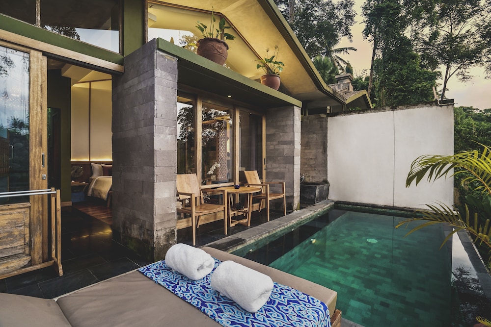 Amora Ubud Boutique Villas 23/48