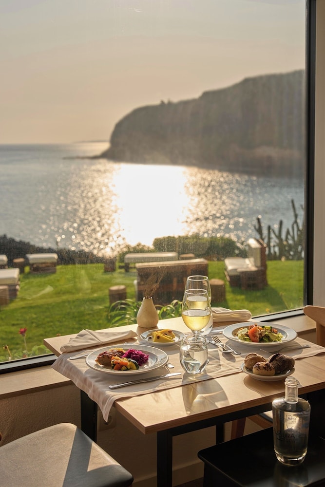 Caloura Hotel Resort 35/50