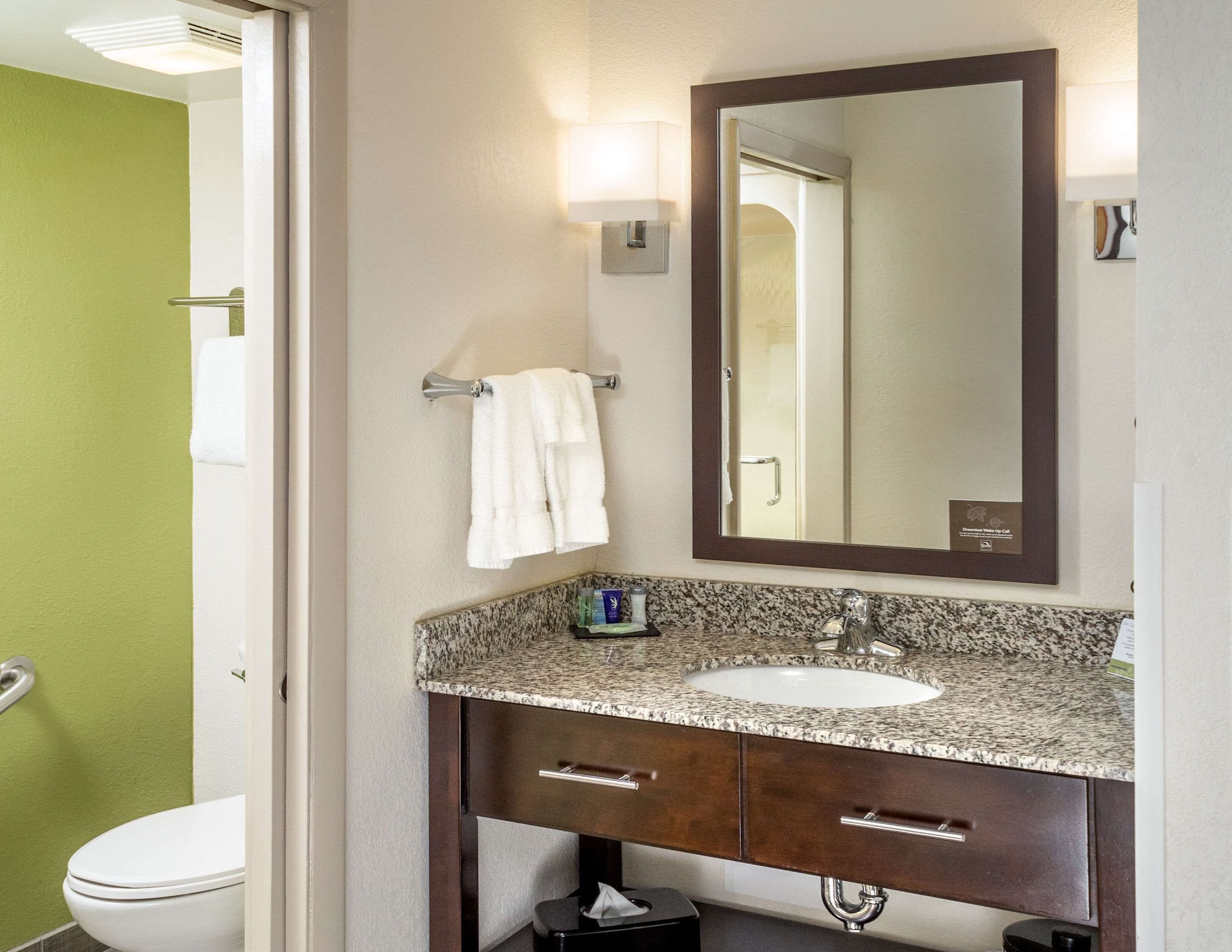 جناح بسريرين مزدوجين مع أريكة لذوي الإعاقة، Sleep Inn & Suites Cross Lanes - South Charleston, WV 4/5