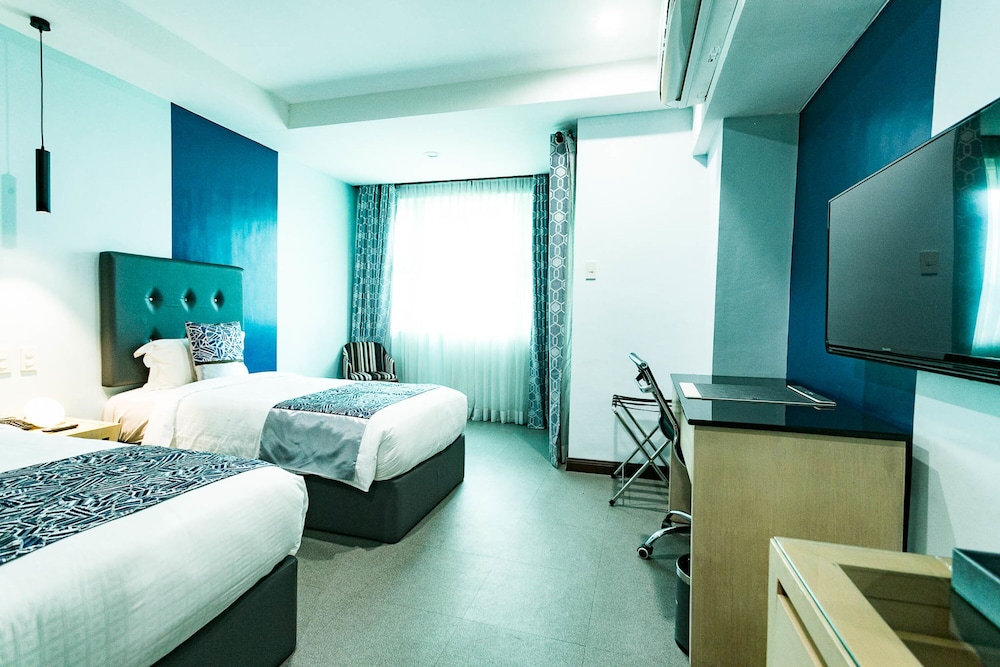 Bay Area Suites 16/28