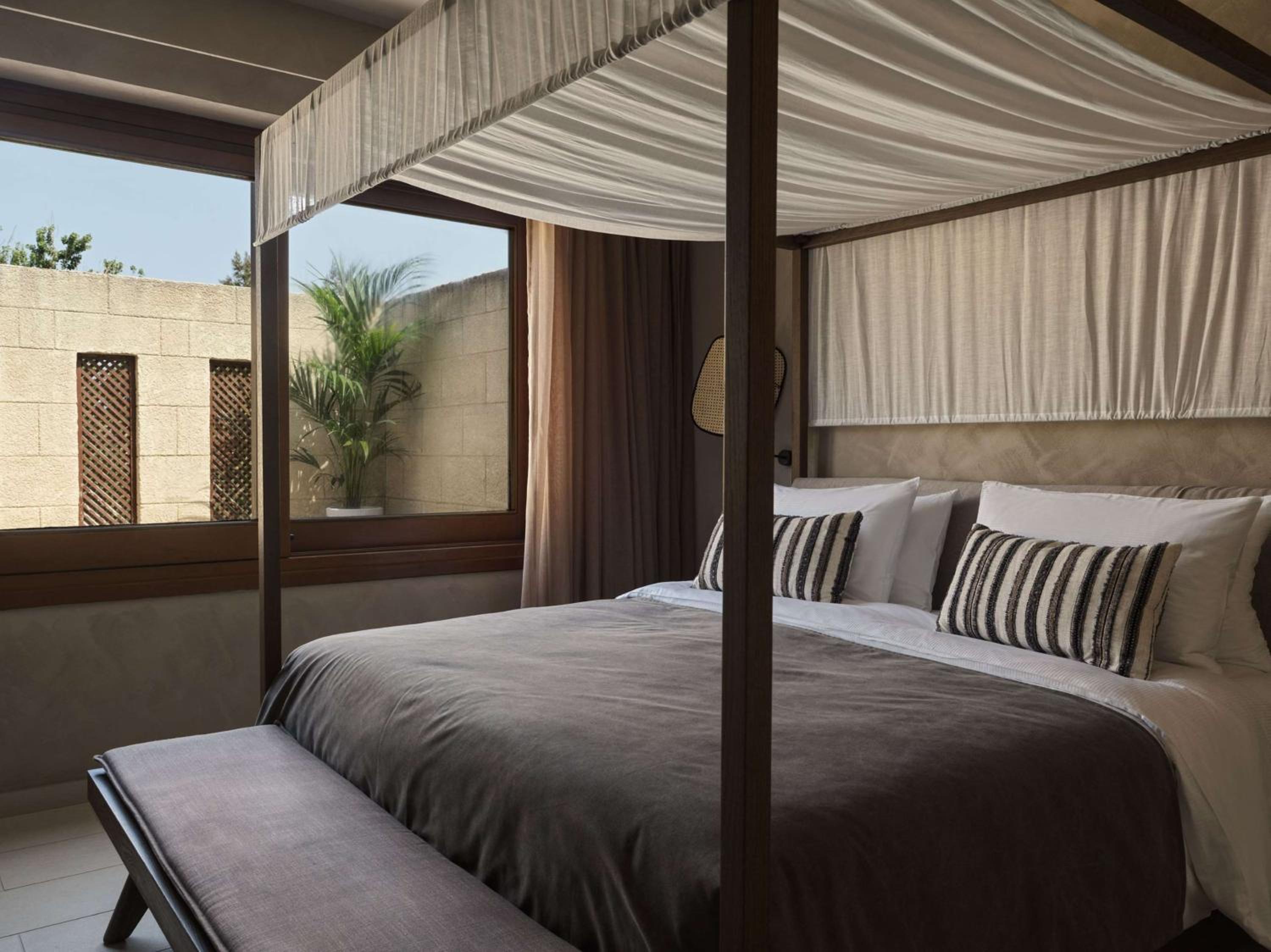 2 Bedrooms, Tropical, Pavilion, Suite, King Bed, Hot Tub