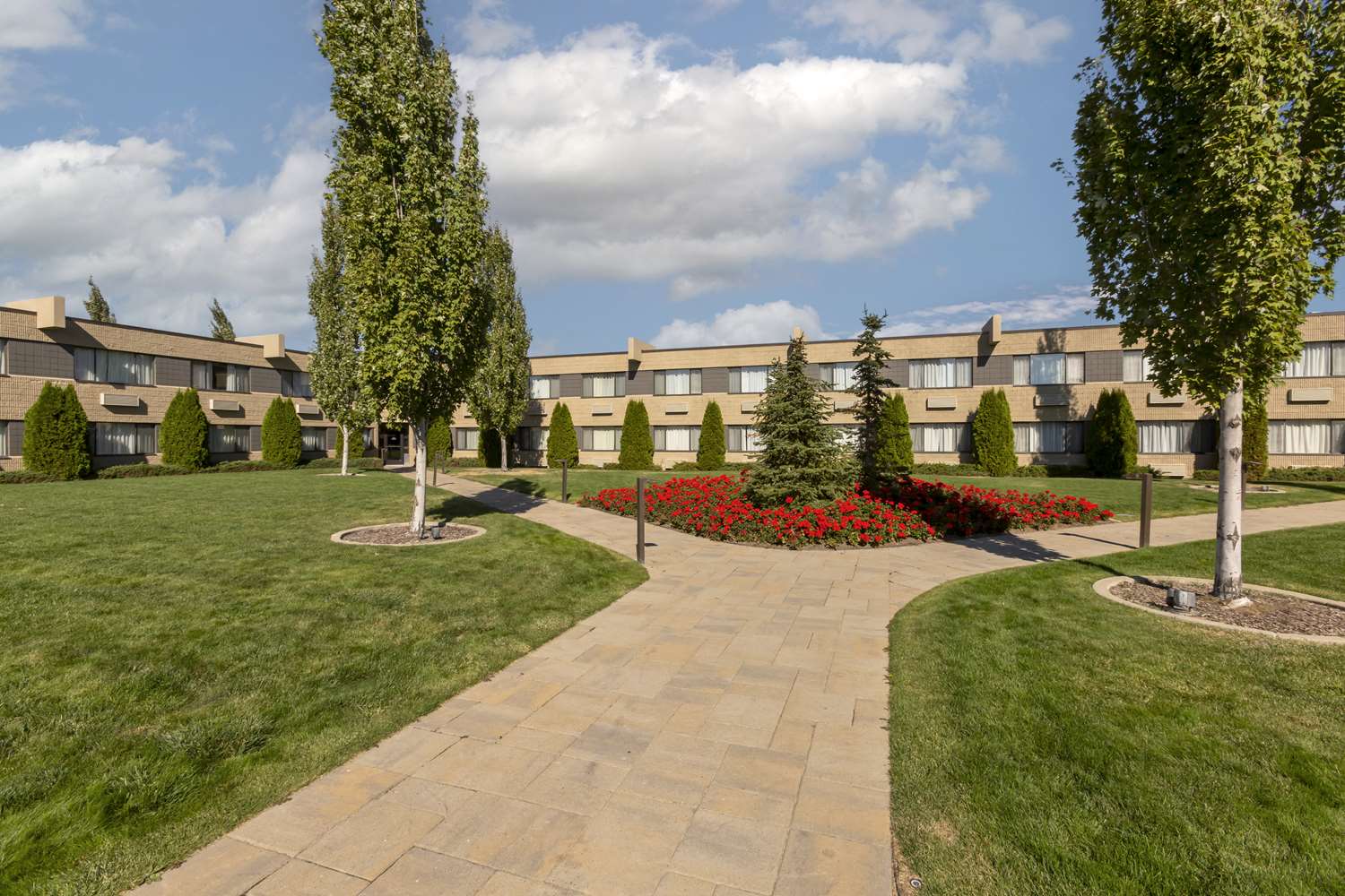 Best Western Plus University Inn 47/48