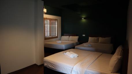 Room, Quintuple, 2 Queen Beds, Sofa