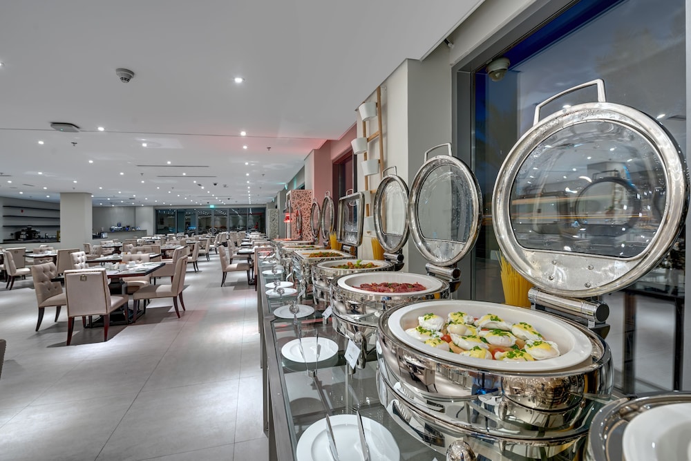 Delta Hotels by Marriott, Dubai Investment Park 54/68