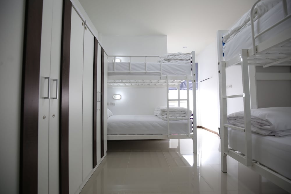 FEMALE DORM, FEMALE ONLY