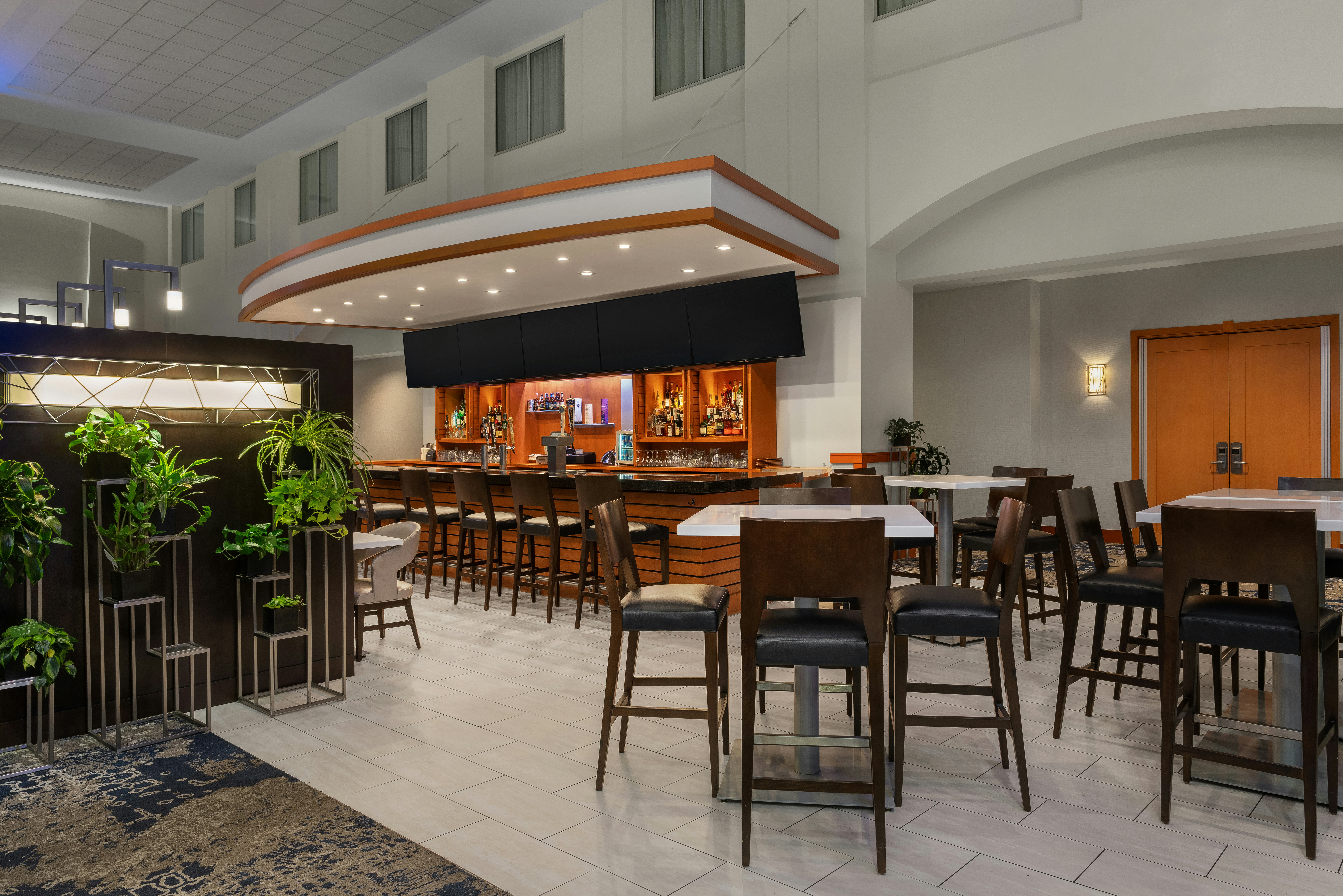 Embassy Suites by Hilton Boston at Logan Airport 25/65