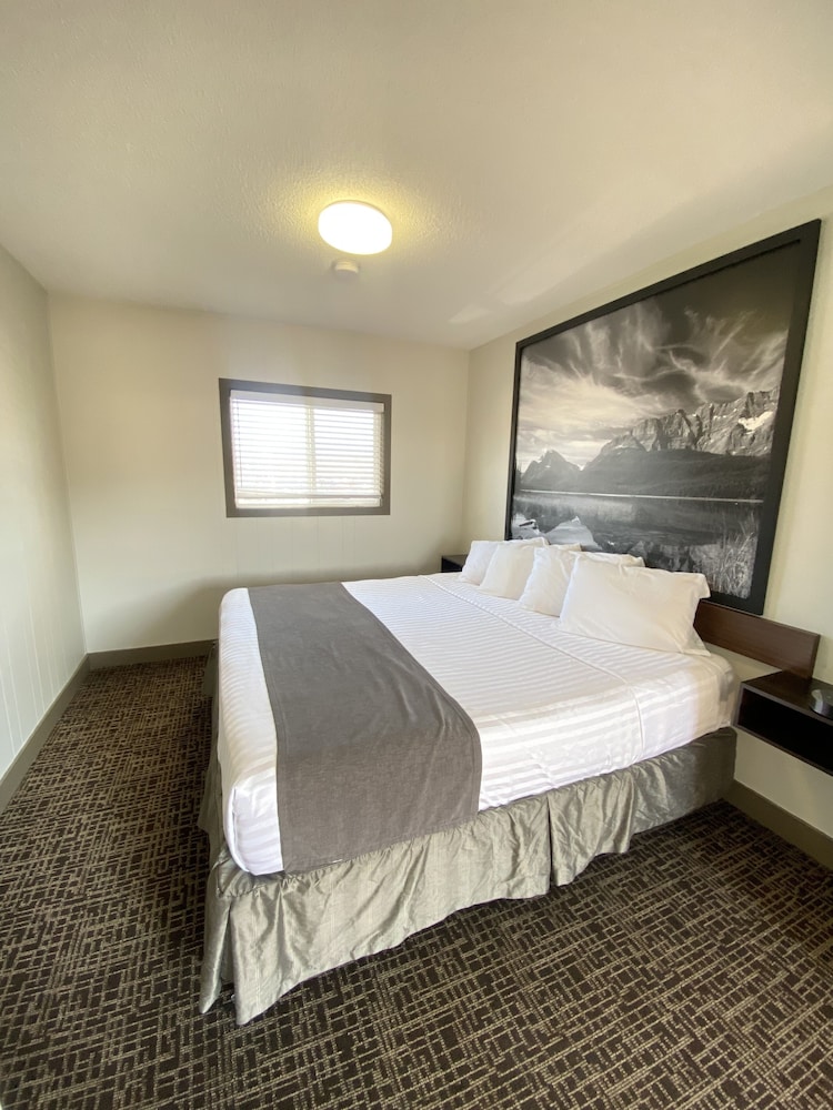 Coast Penticton Hotel 11/50