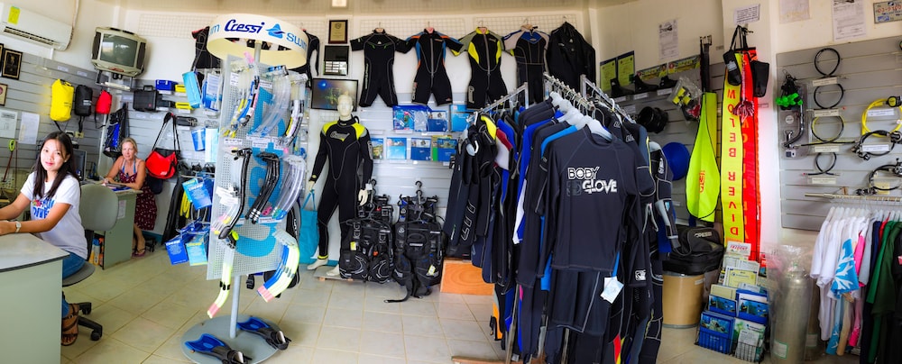 El Galleon Beach Resort Asia Divers 44/68