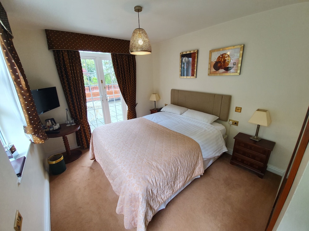 ROOM, DOUBLE BED, BALCONY