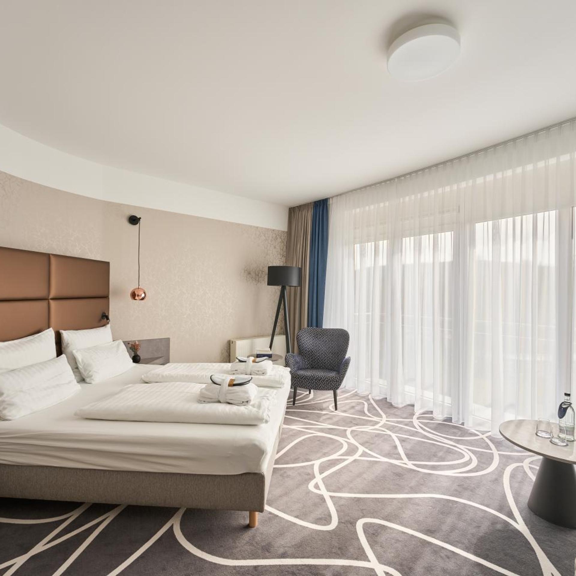 Deluxe, Double Bed