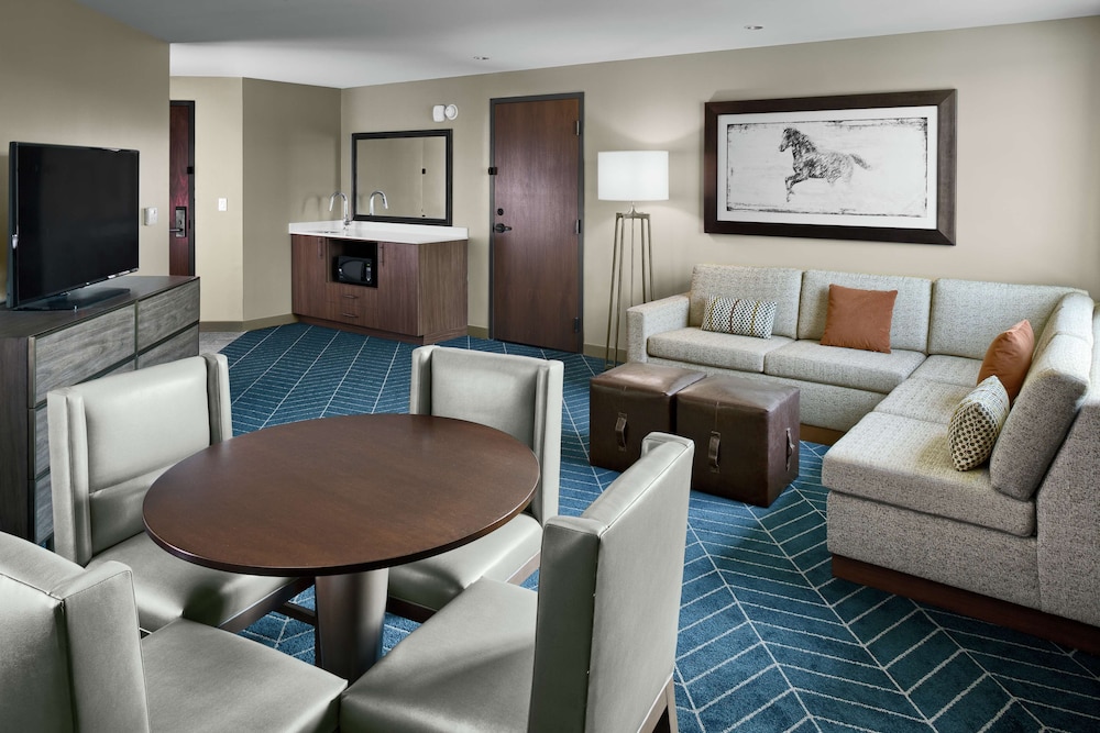 The Bevy Hotel Boerne A Doubletree By Hilton 21/46