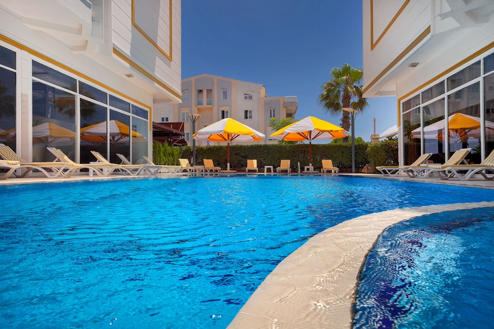 Golden Orange Hotel 35/38