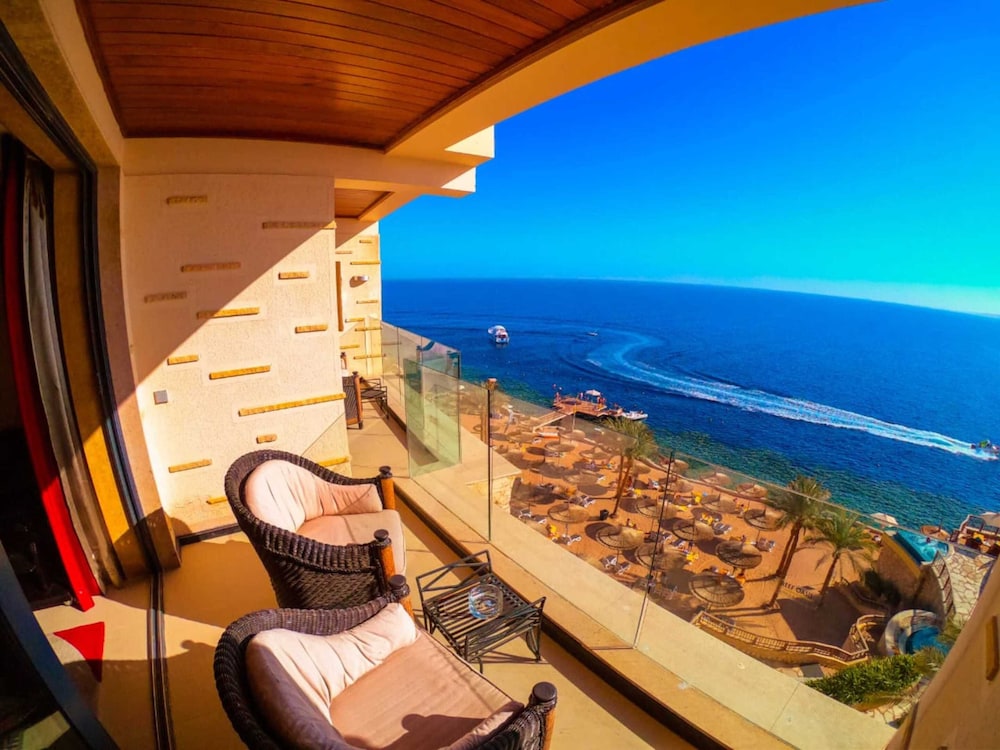 Reef Oasis Blue Bay Resort and Spa 22/48