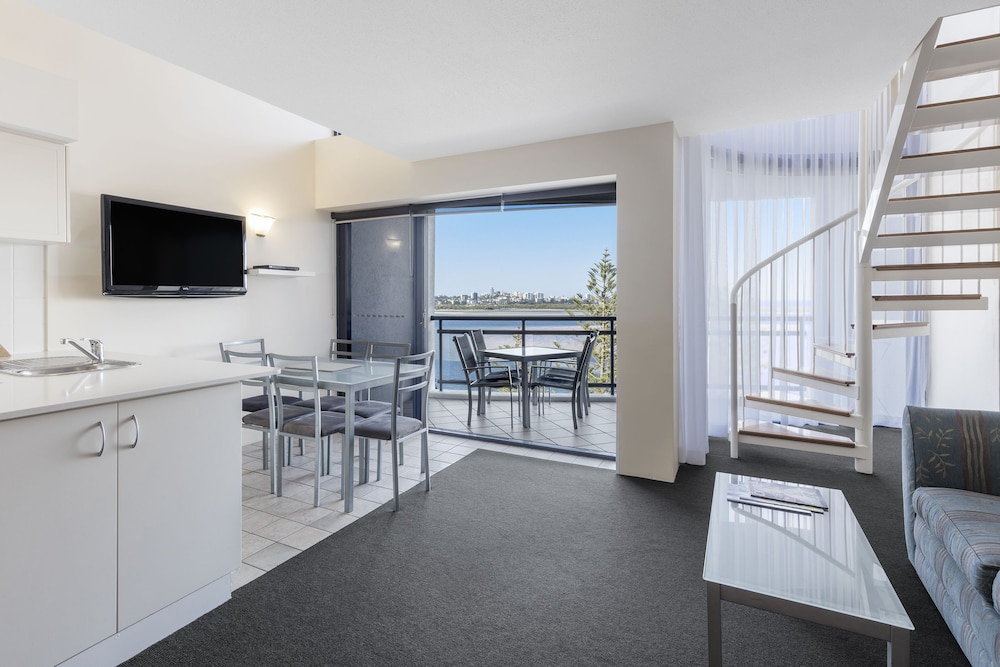 Ramada Resort by Wyndham Golden Beach 36/40