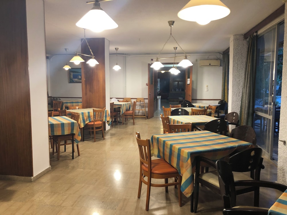 Sun Hotel Kineta 52/75