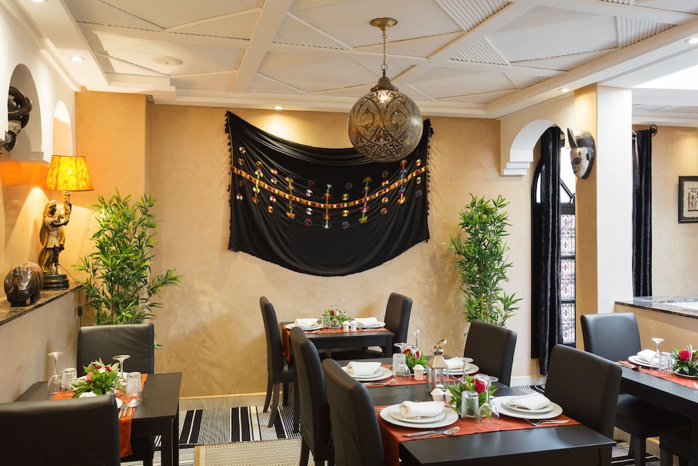RIAD AFRICA 67/80