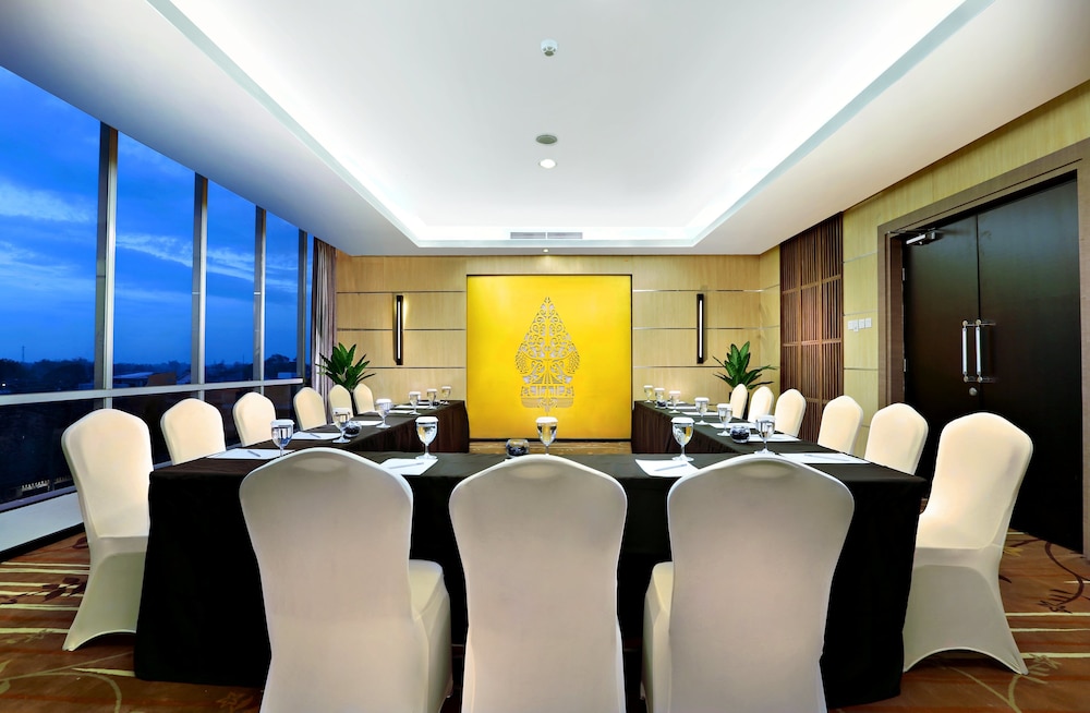 Aston Madiun Hotel and Conference Center 35/39