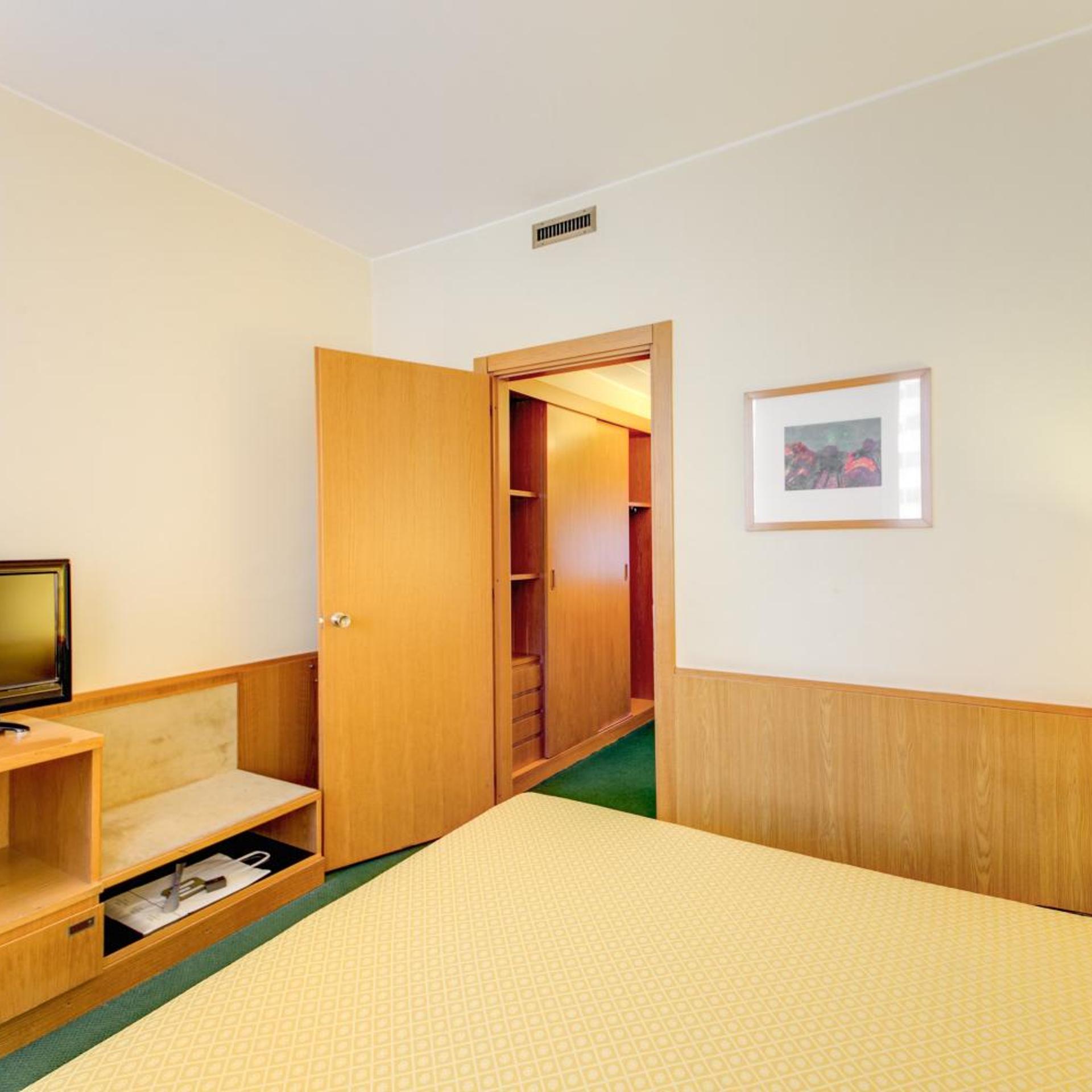 غرفة بسرير كينج، Hotel Galileo 4/8