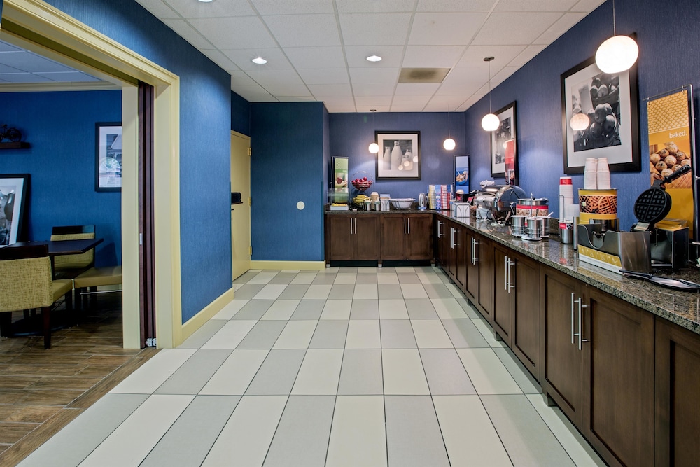 Hampton Inn Salem East - Electric Road 9/58