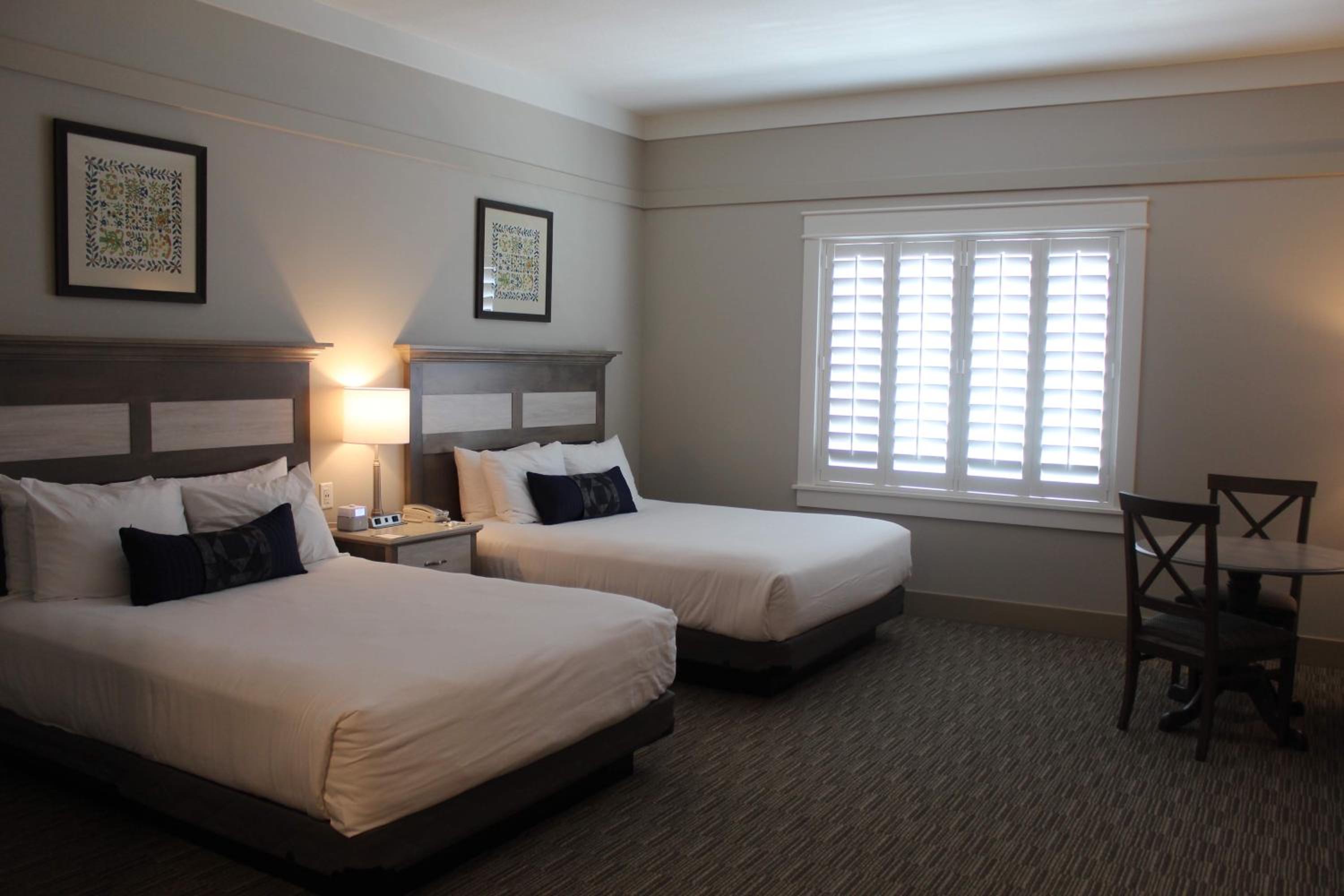 غرفة بسريرين كوين لذوي الإعاقة، Carlisle Inn 2/3