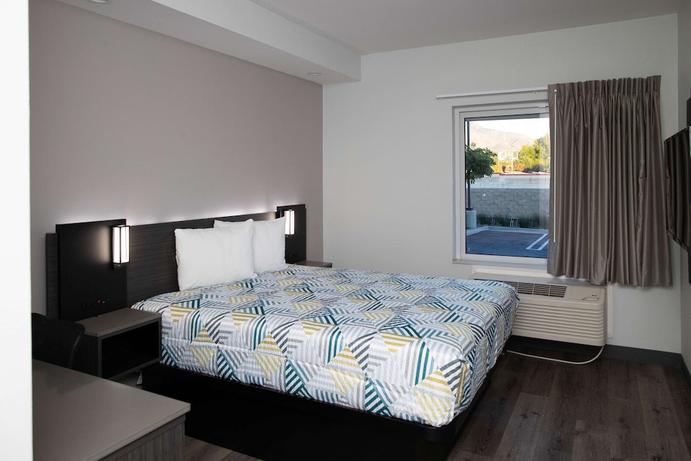 Motel6 Highland, CA – San Bernardino – East 27/35
