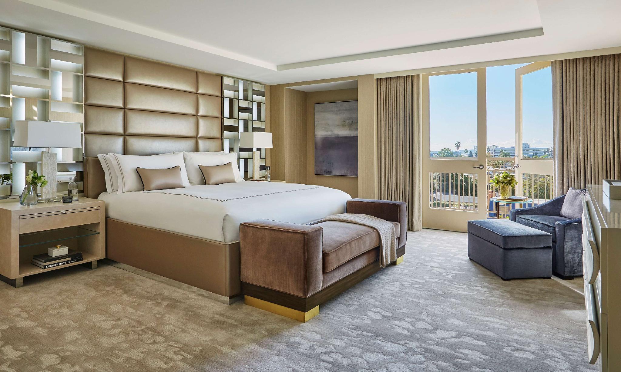 Palm, Suite, Multiple Beds