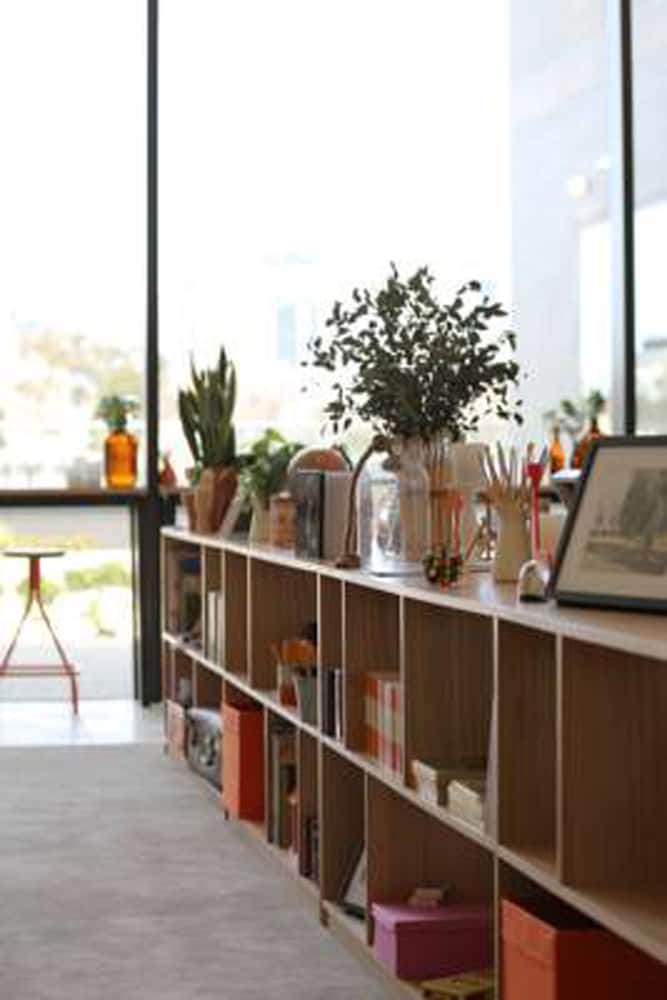 The Larwill Studio Melbourne - Art Series 4/42