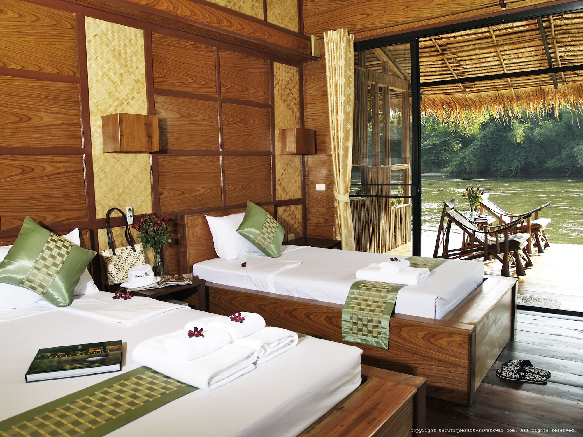 River, Suite, 1 Queen and 1 Single Bed