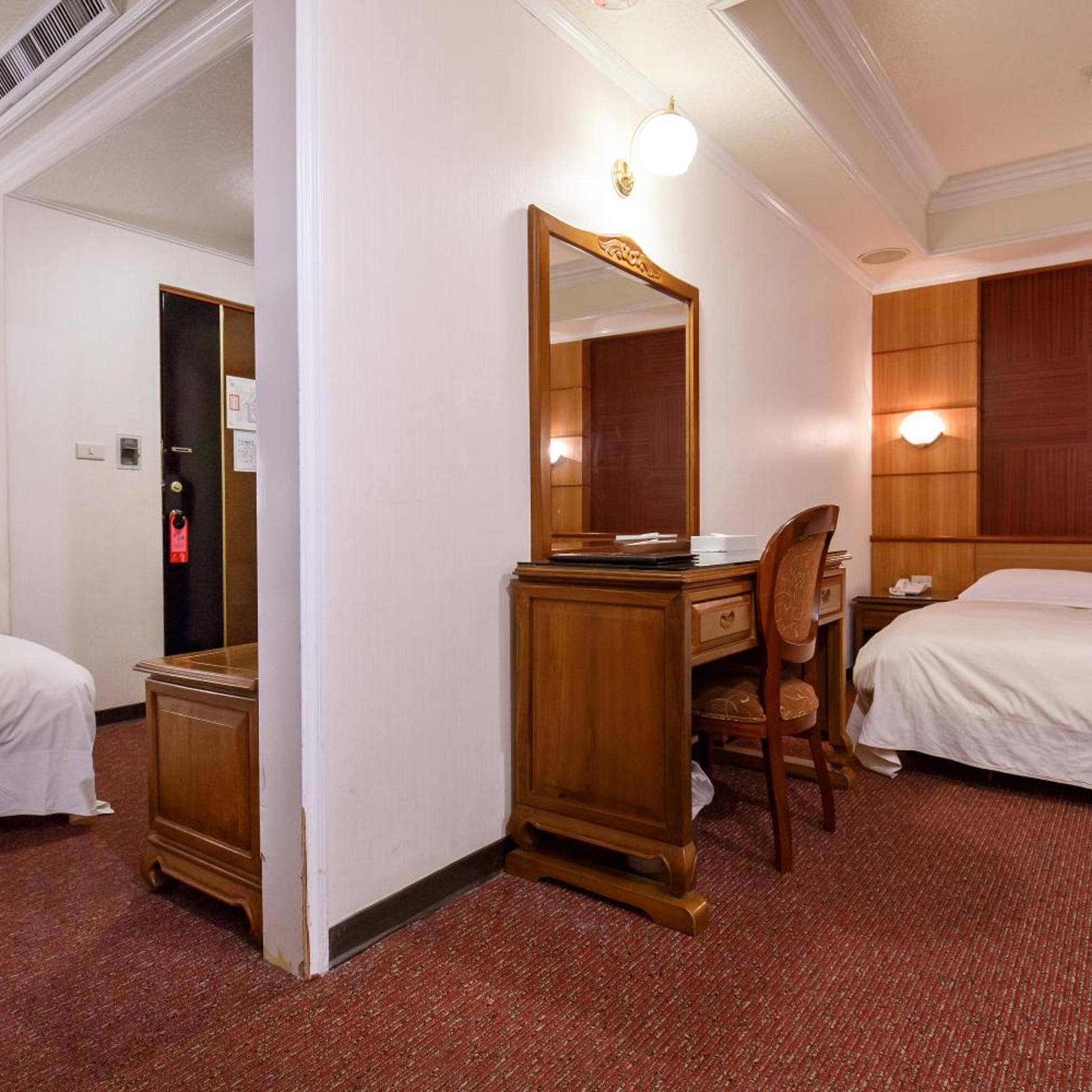 Champion Hotel 21/50