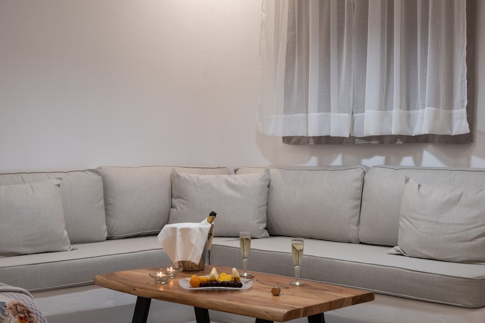 Ambience Suites 50/72