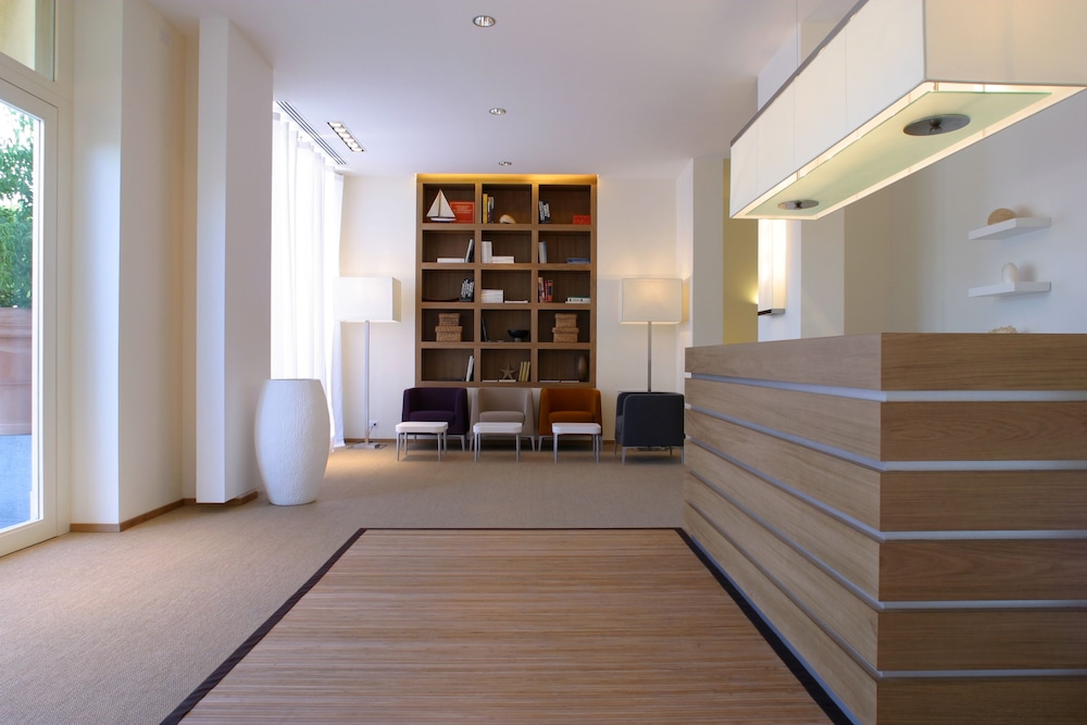 Rota Suites 7/58