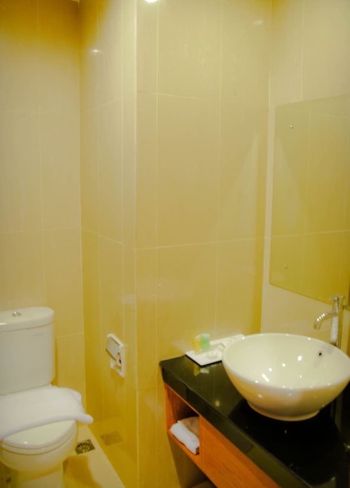 SWISS-BELINN SKA PEKANBARU 63/64