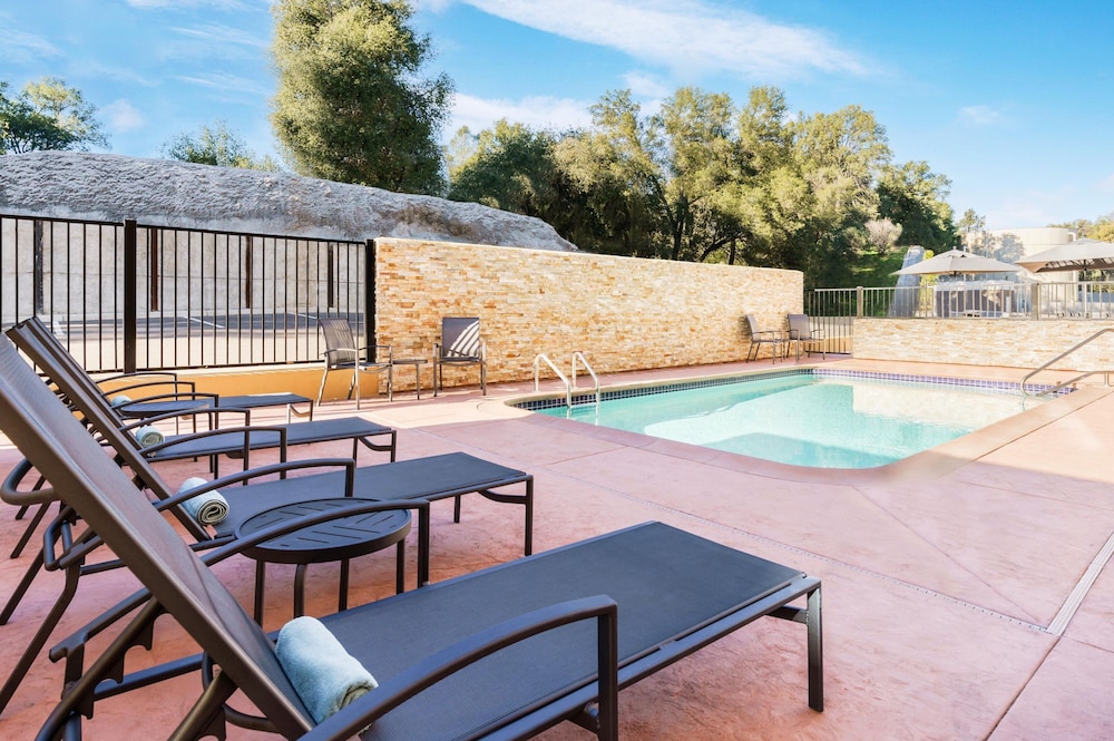 Fairfield by Marriott Inn & Suites Oakhurst Yosemite in OAKHURST - CA