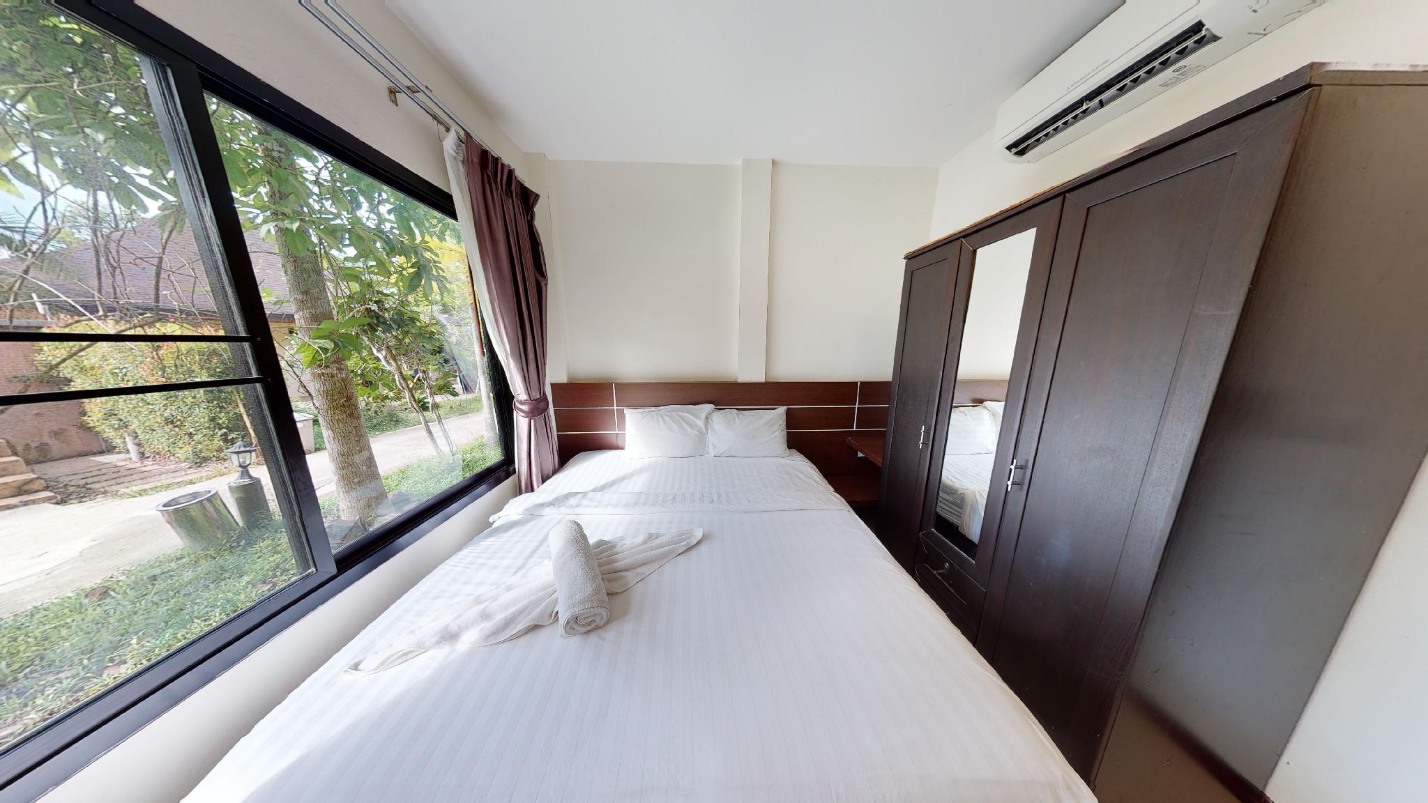2 Bedrooms, 2 King Beds, Shared Pool