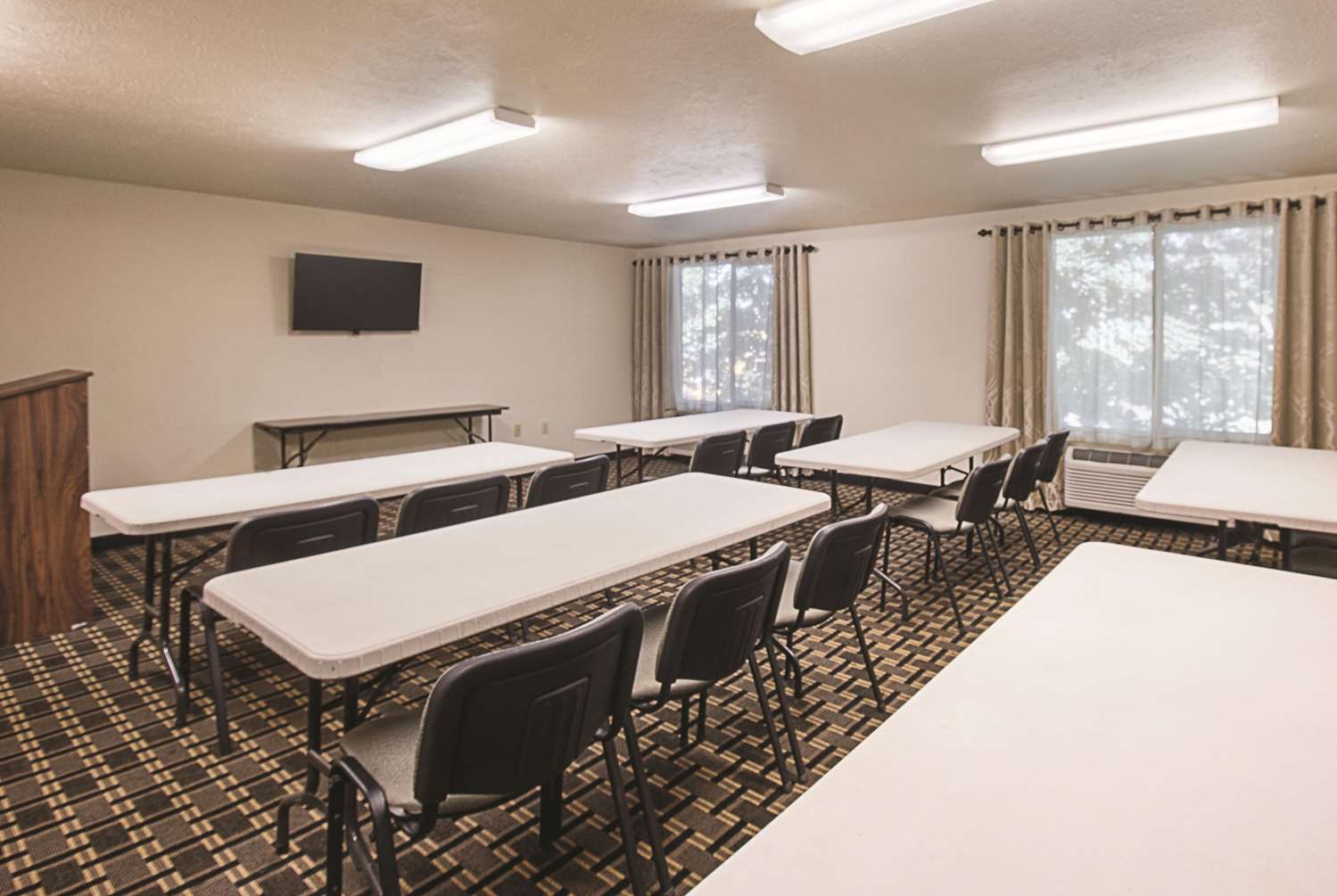 La Quinta Inn & Suites by Wyndham Portland NW 18/27