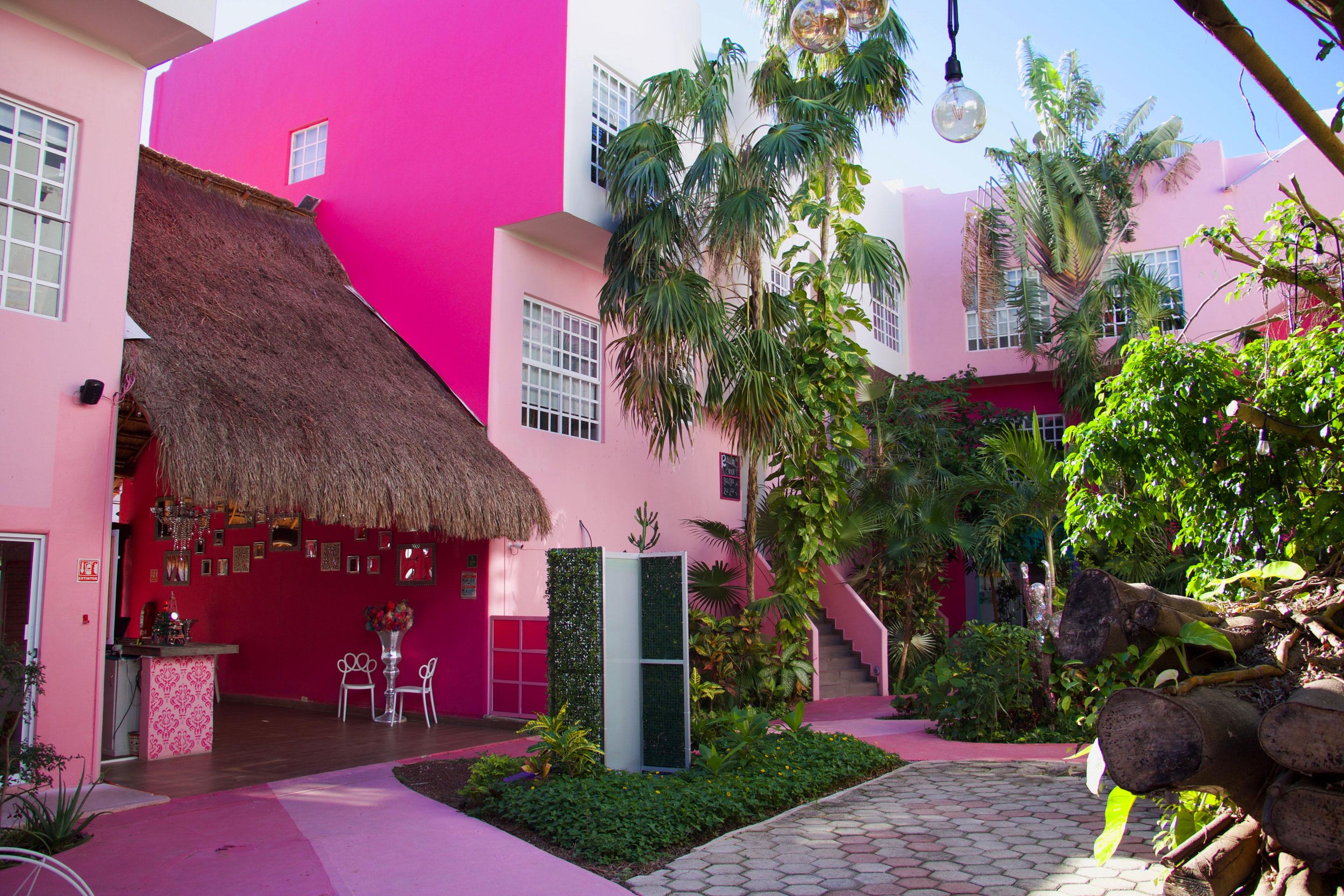 Mala Vecindad Playa Beer Hotel 52/58