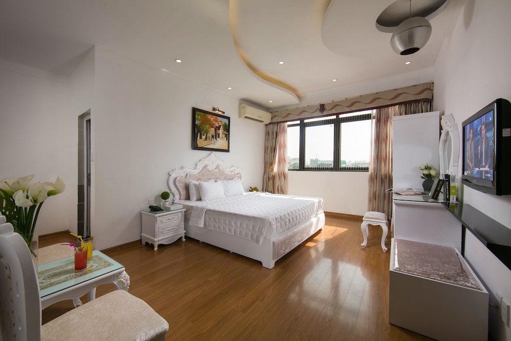 Oriental, Twin Beds, City or Lake View، Kingly Hotel 4/5