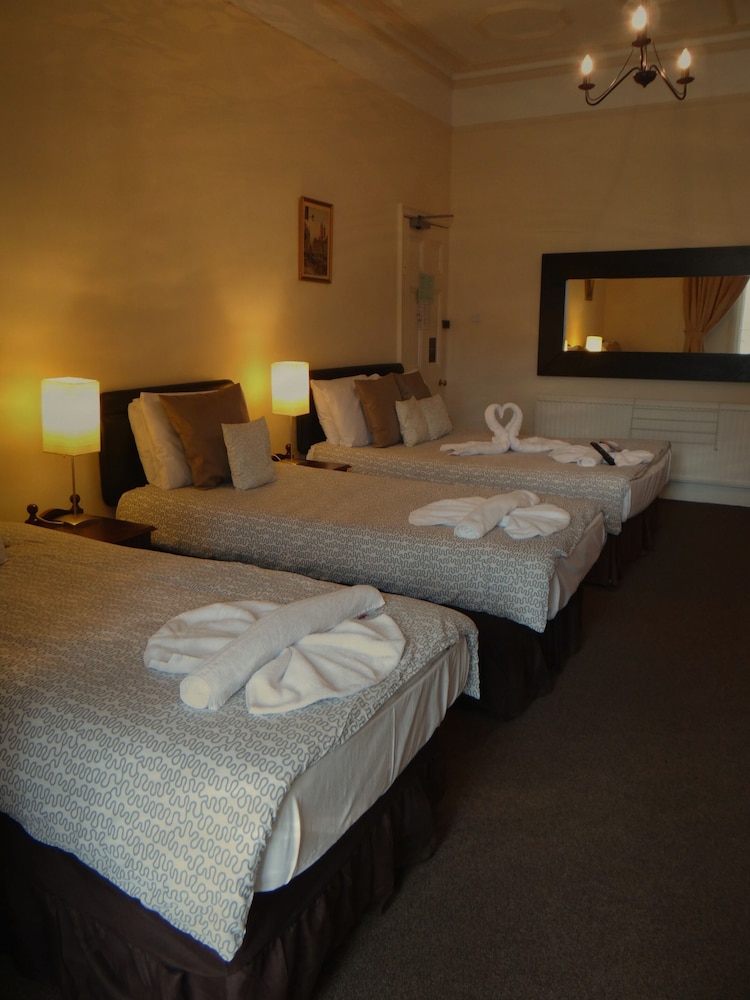 Charlotte Guest House 29/73