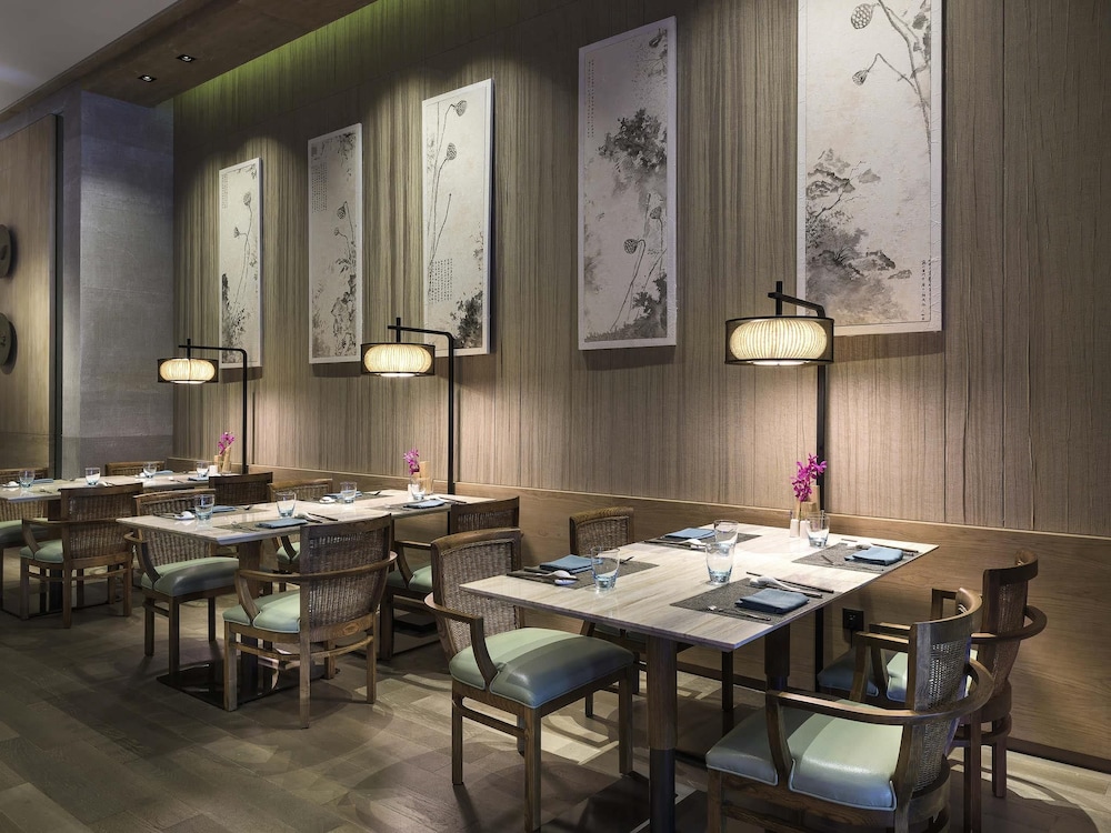 NOVOTEL SHANGHAI CLOVER 57/73