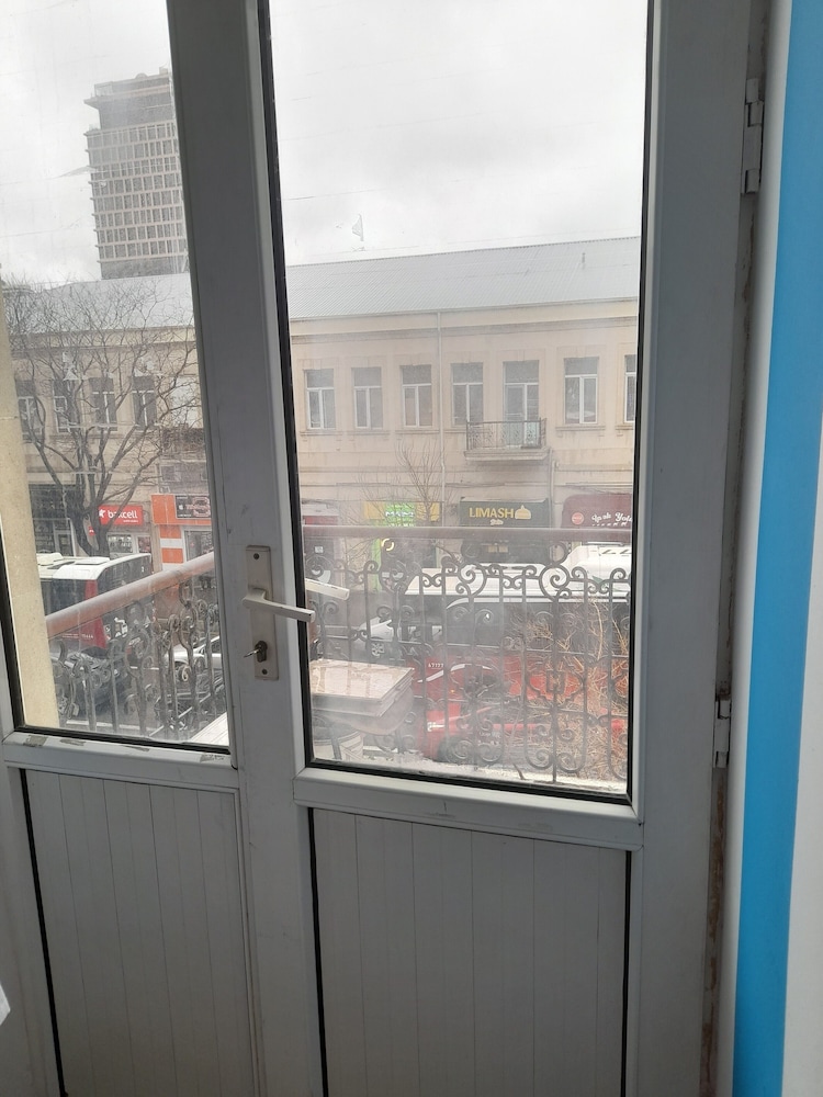White City Hostel 31/35