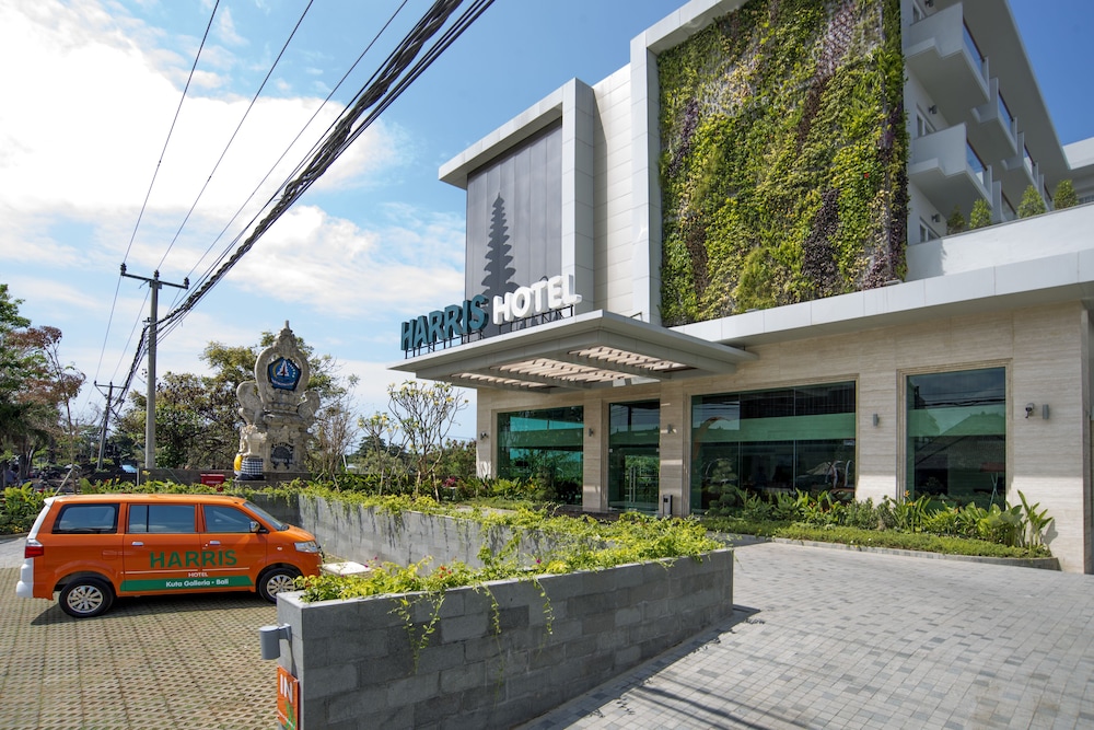 Kuta Galleria Hotel 60/69