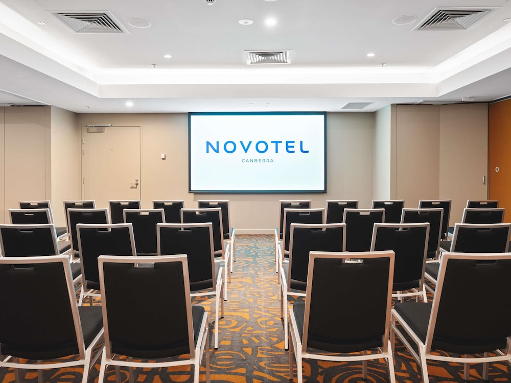 Novotel Canberra 66/72