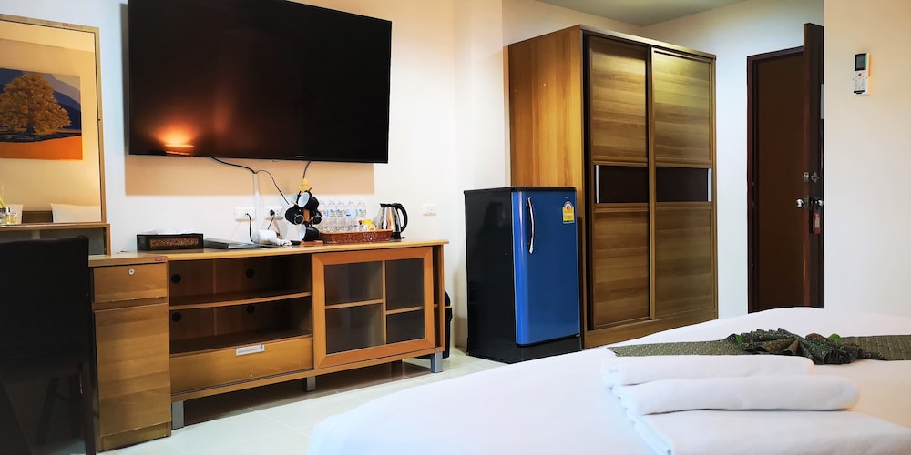 SEVEN SEAS HOTEL 21/64