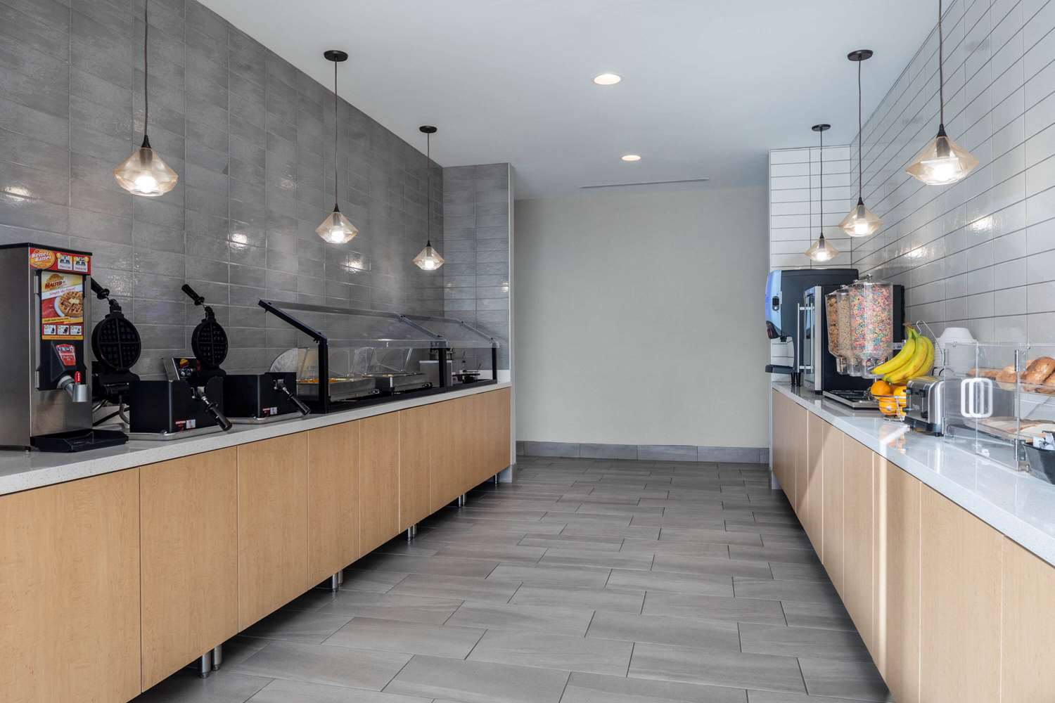 La Quinta Inn & Suites by Wyndham Greensboro Arpt High Point 7/52