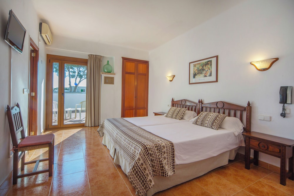 SUPERIOR, TWIN BEDS, BALCONY