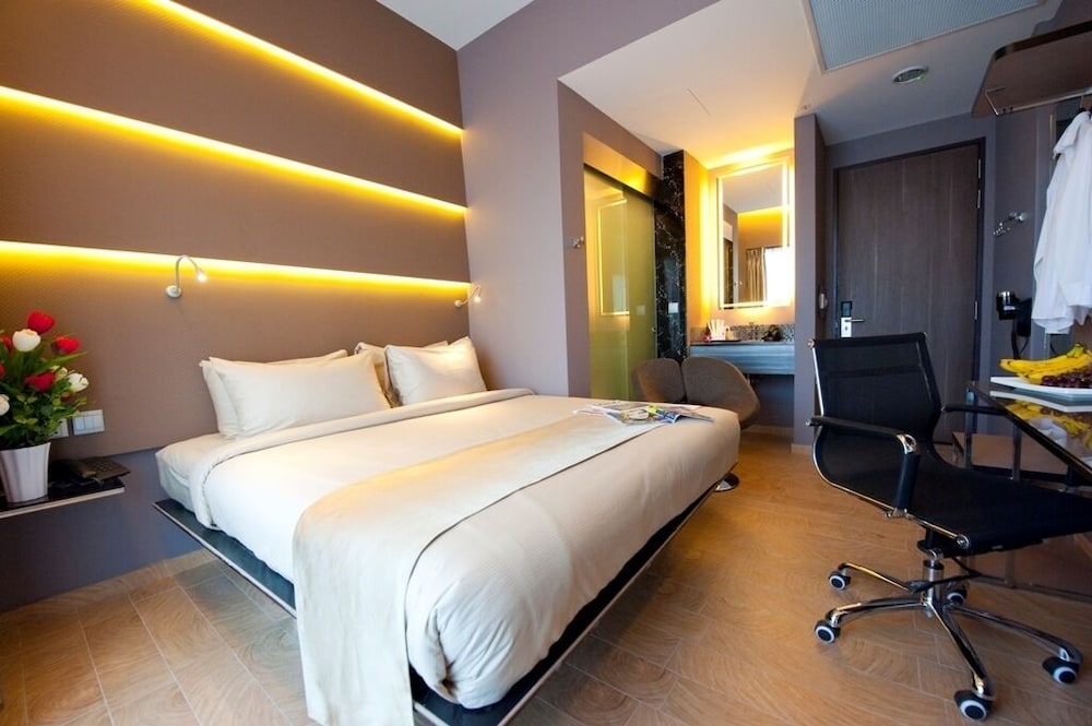 Mercure Singapore Tyrwhitt 27/78