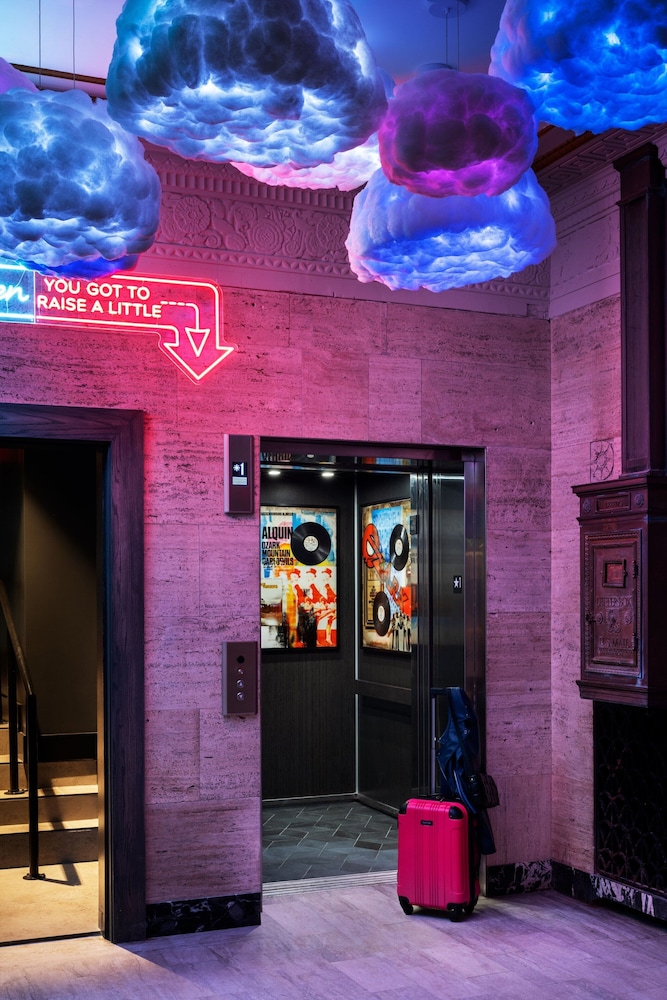 Moxy Springfield Downtown 52/55