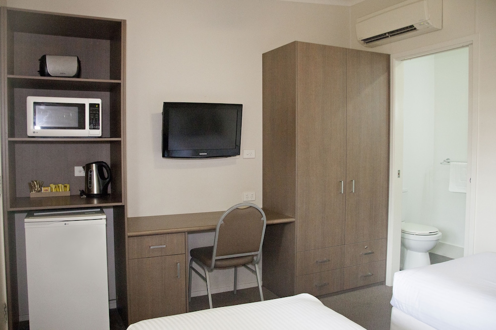 Nepean Shores Riverside Resort & Conference Centre 33/45
